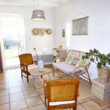 Prázdninový dům Maison Cosy A Avec Piscine Cardet